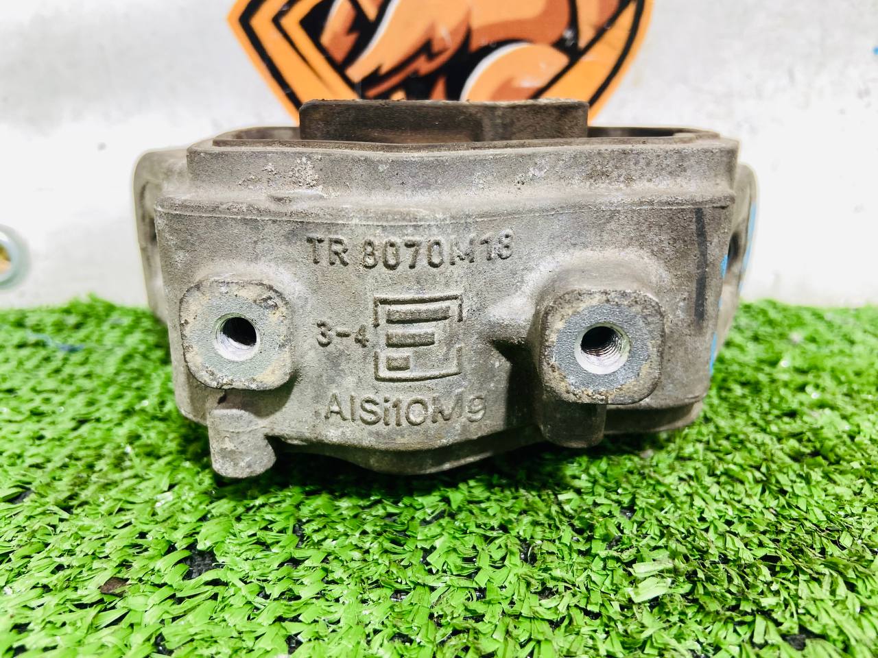 LR039527 Lower motor mount Range Rover Evoque L538 (2012-2018) Used cost 40 € in stock 6 pcs.