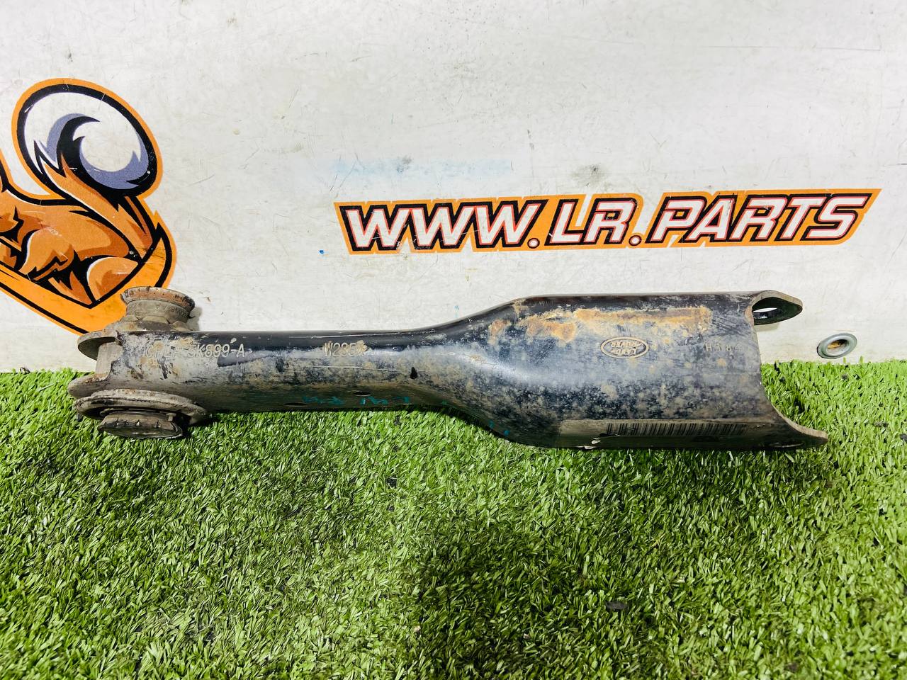 LR048090 Rear lower front right lever Range Rover Sport L494 (2013-2023) Used - Image 14
