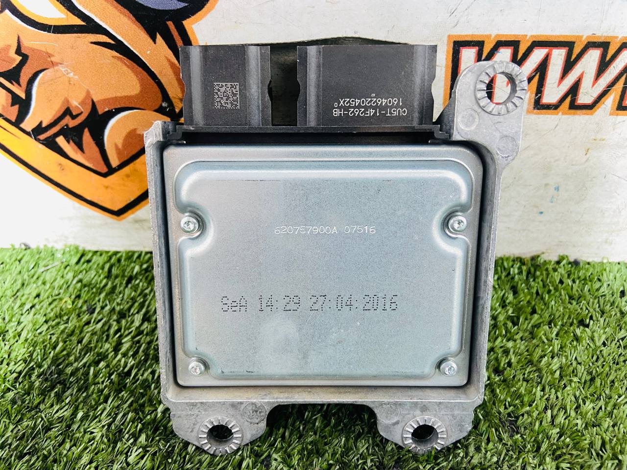LR077205 Airbag control unit Range Rover Evoque L538 (2012-2018) USED cost 150 € in stock 2 pcs.