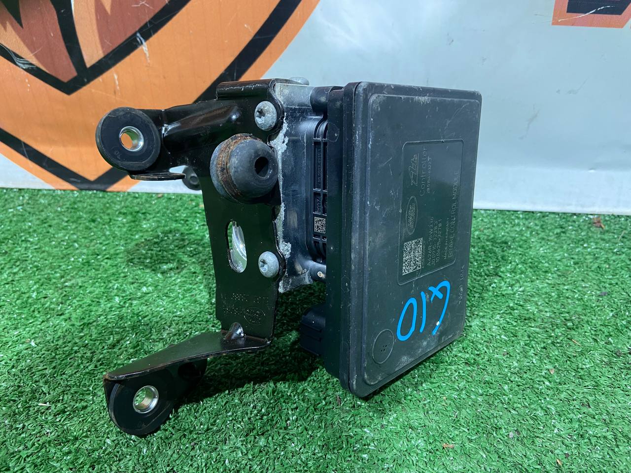 LR079396 ABS block LAND ROVER DISCOVERY SPORT L550 2015- Used cost 500 € in stock 1 pcs.