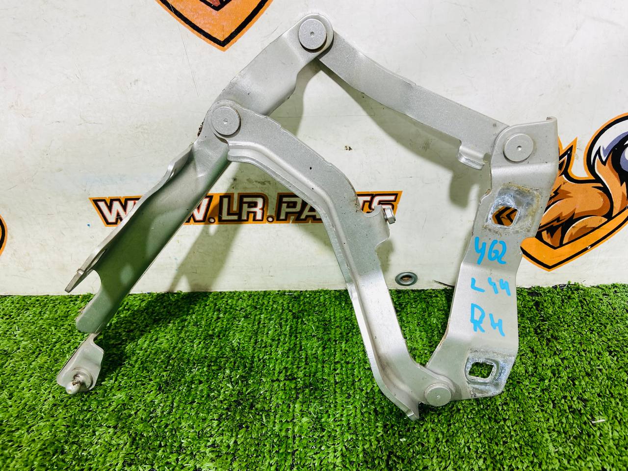 LR080203 Right hood loop Land Rover Discovery 5 L462 (2017-) Used - Image 29