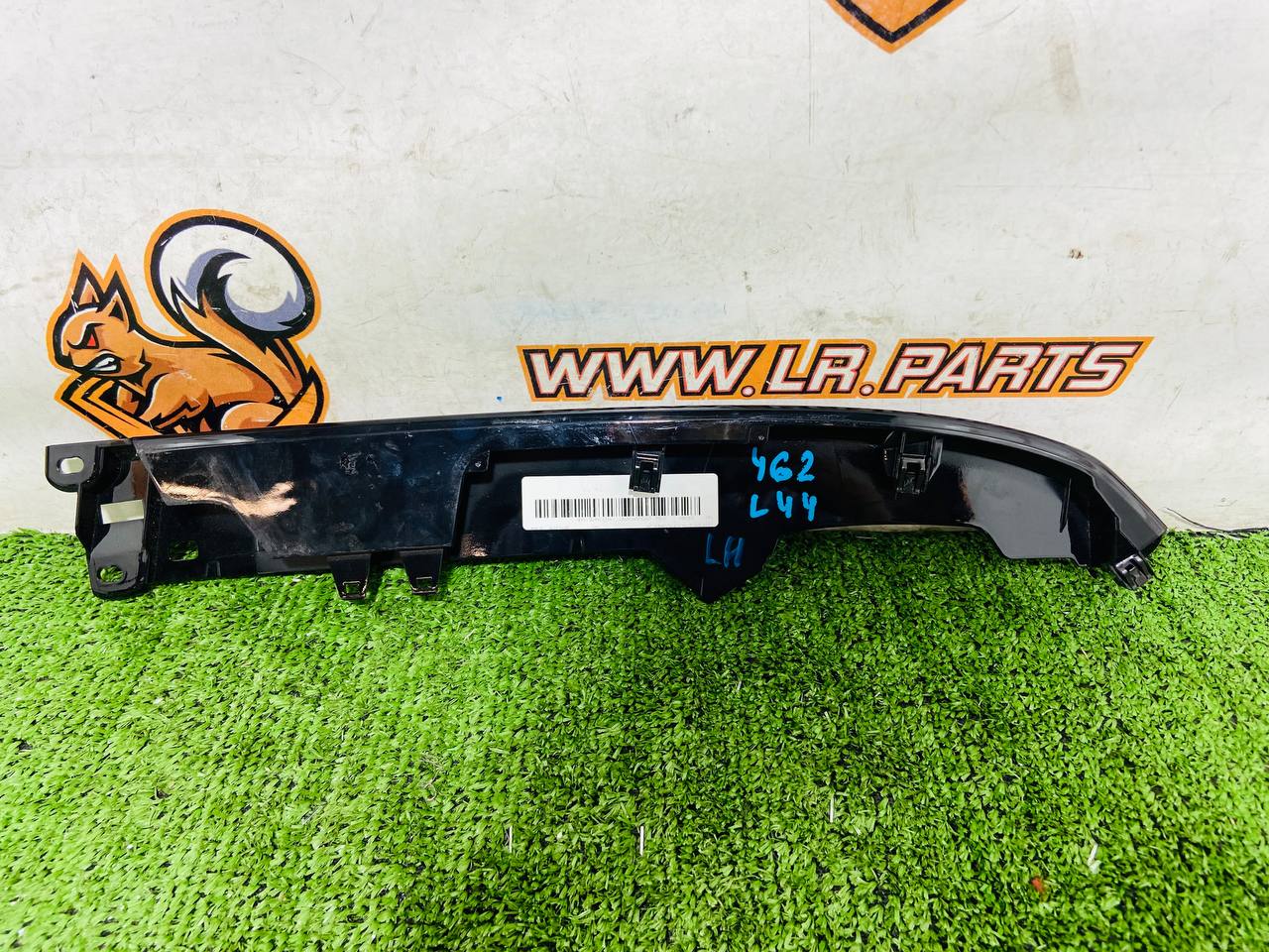 LR081276 Left Ebony Dashboard Trim Molding Land Rover Discovery 5 L462 (2017-) Used cost € in stock 1 pcs.