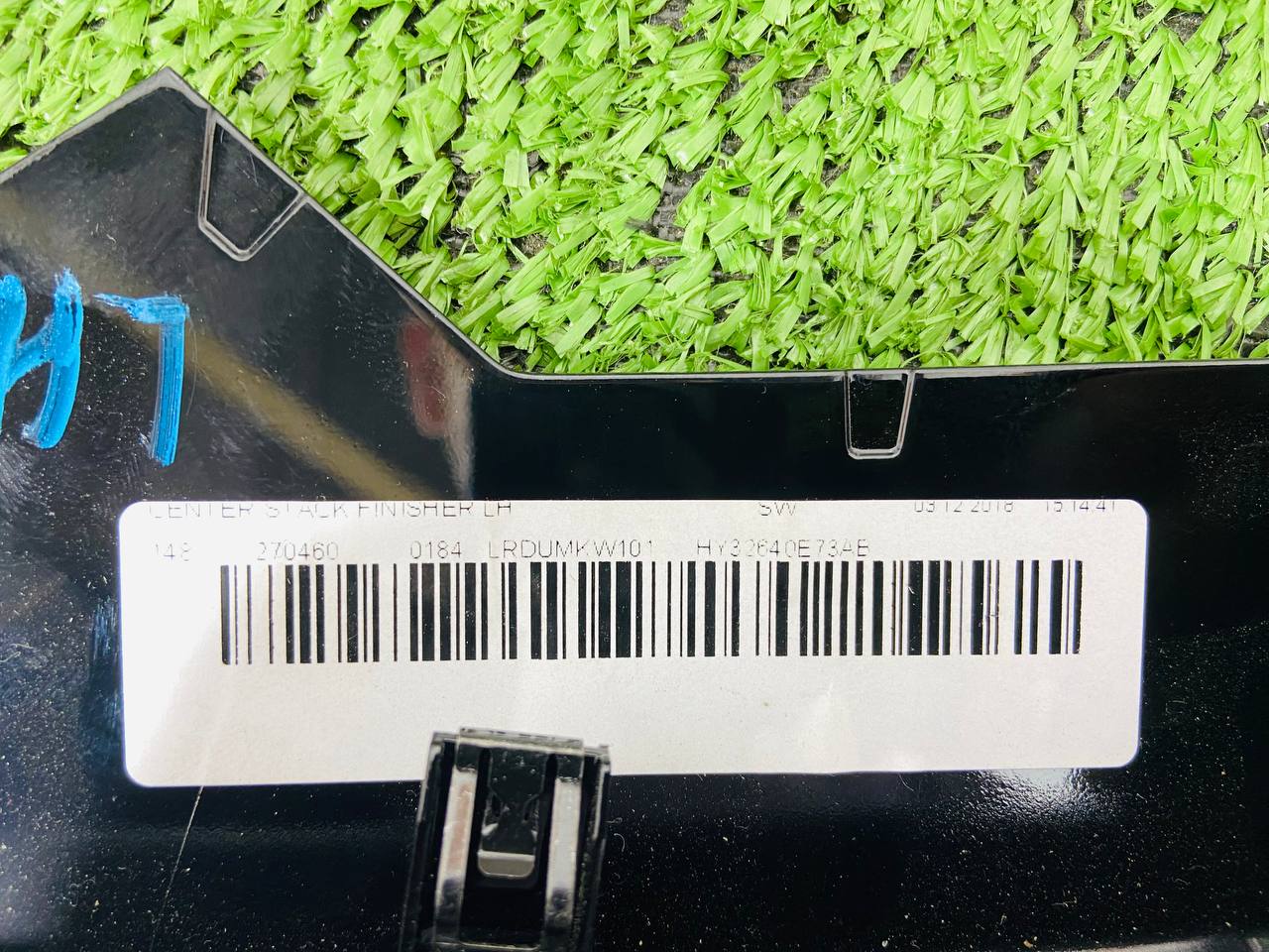 LR081276 Left Ebony Dashboard Trim Molding Land Rover Discovery 5 L462 (2017-) Used cost € in stock 1 pcs.