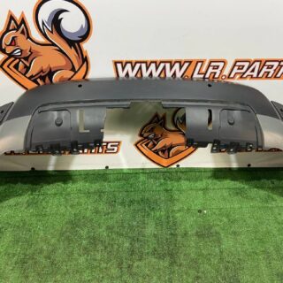 LR083023 Rear bumper for 6 parking sensors Land Rover Discovery 5 L462 (2017-) Used cost 180 € in stock 1 pcs.
