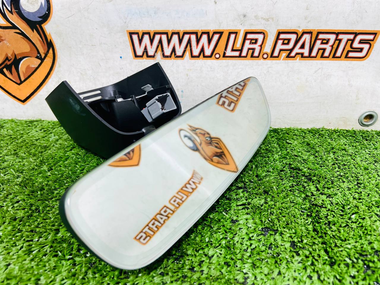 LR083140 Interior mirror with cover Land Rover Discovery 5 L462 (2017-) Used - Image 14