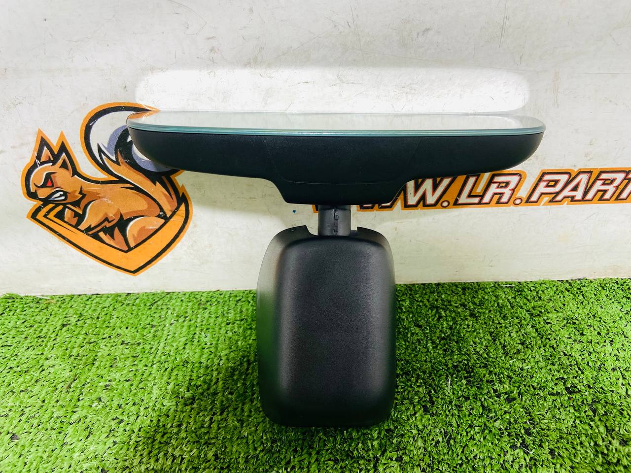 LR083140 Interior mirror with cover Land Rover Discovery 5 L462 (2017-) Used - Image 15