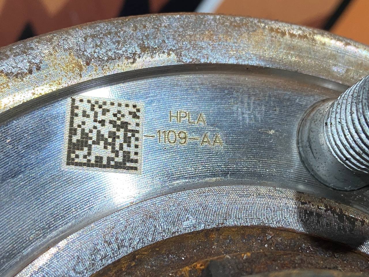 LR099176 Front right swivel hub (knuckle) Land Rover Discovery 5 L462 (2017-) Used cost 500 € in stock 1 pcs.