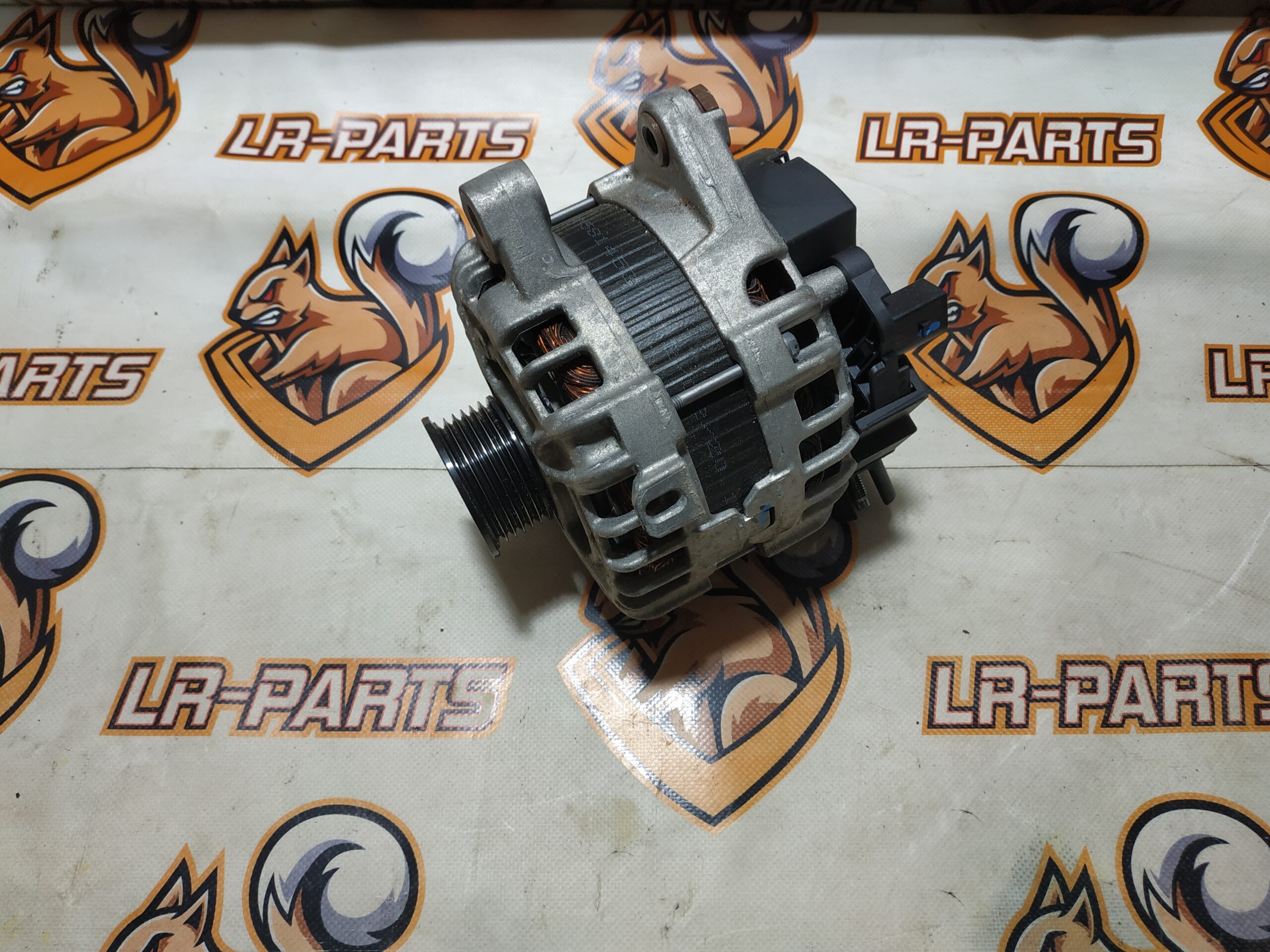 LR105985 Generator 2.0D 2.0IE Range Rover Velar L560 (2018-) Used - Image 39