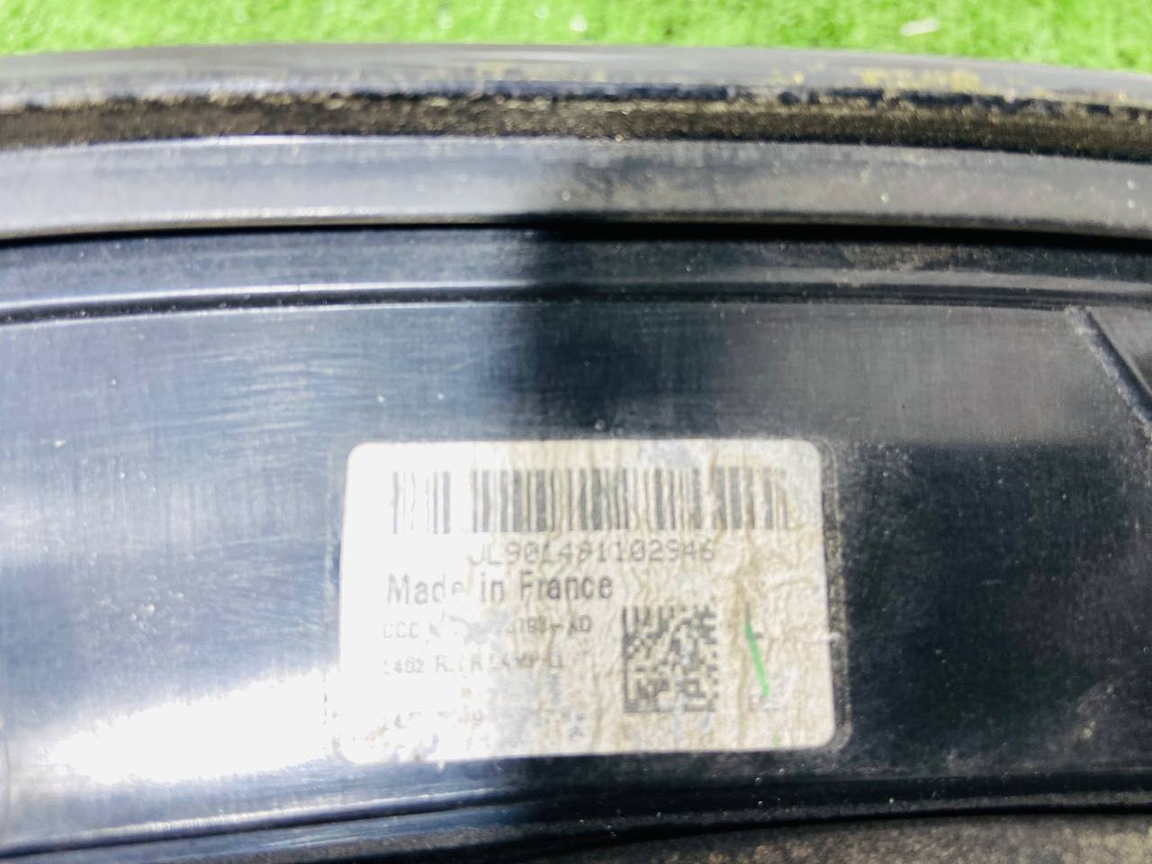 LR106837 Left rear light in the trunk lid Land Rover Discovery 5 L462 (2017-) Used cost € in stock 1 pcs.