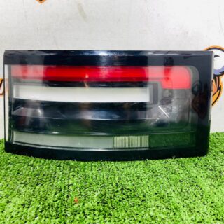 LR106837 Left rear light in the trunk lid Land Rover Discovery 5 L462 (2017-) Used cost  € in stock 1 pcs.