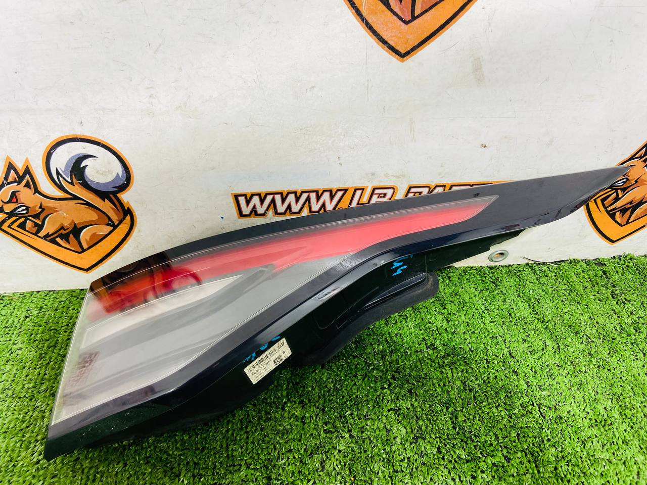 LR106841 Right rear taillight for Land Rover Discovery 5 L462 (2017-) Used cost € in stock 1 pcs.
