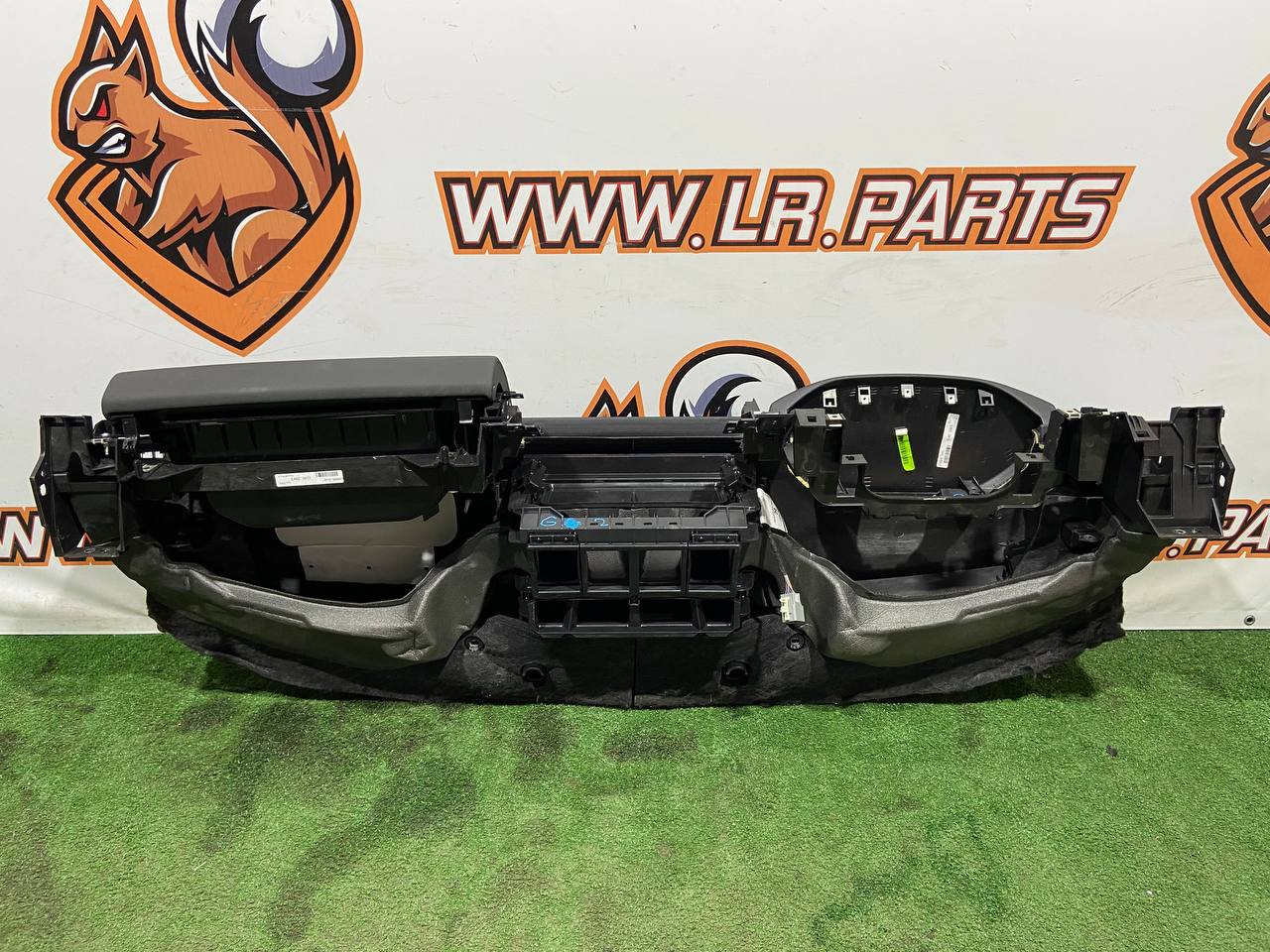 LR109411 Torpedo Land Rover Discovery 5 L462 (2017-) Used cost € in stock 1 pcs.