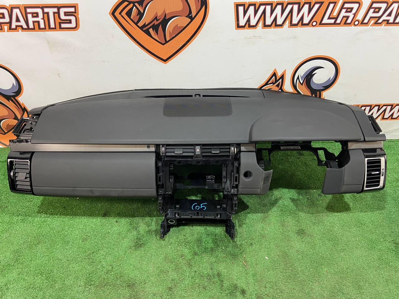 LR109411 Torpedo Land Rover Discovery 5 L462 (2017-) Used cost € in stock 1 pcs.