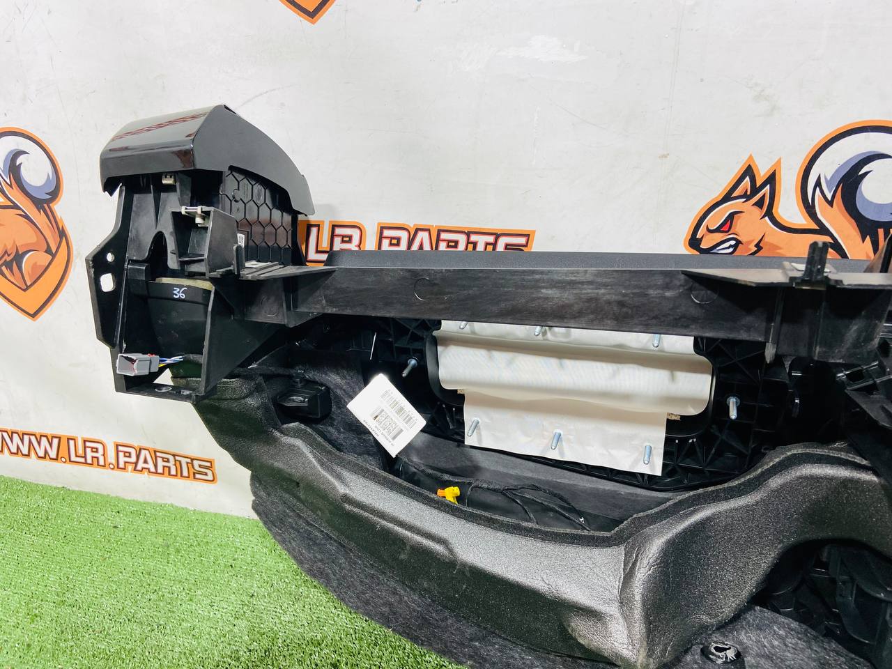 LR109411 Torpedo Land Rover Discovery 5 L462 (2017-) Used cost € in stock 1 pcs.