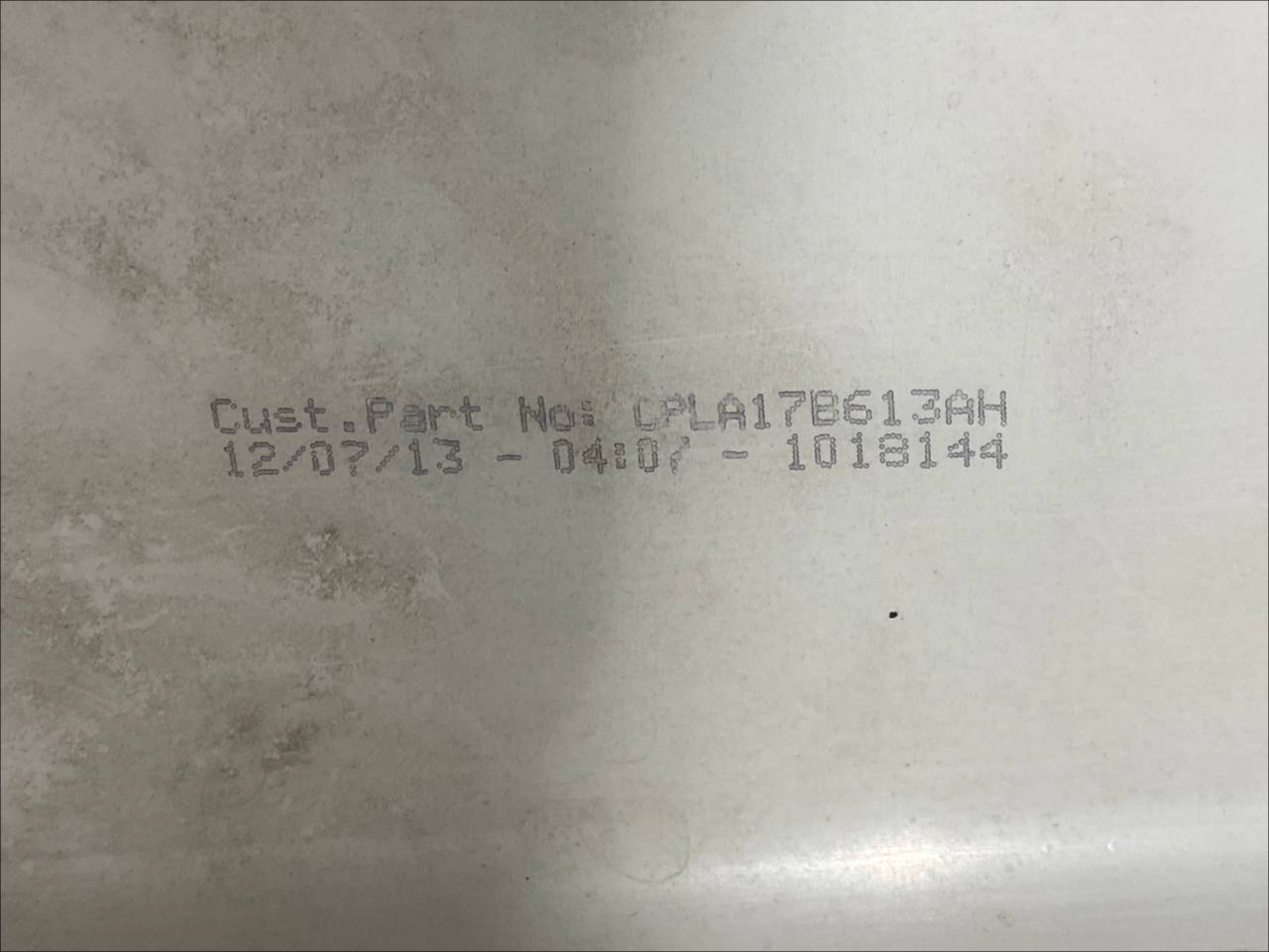 LR110607 Washer reservoir for Range Rover Sport L494 headlight washer (2014-2022) Used cost 75 € in stock 10 pcs.