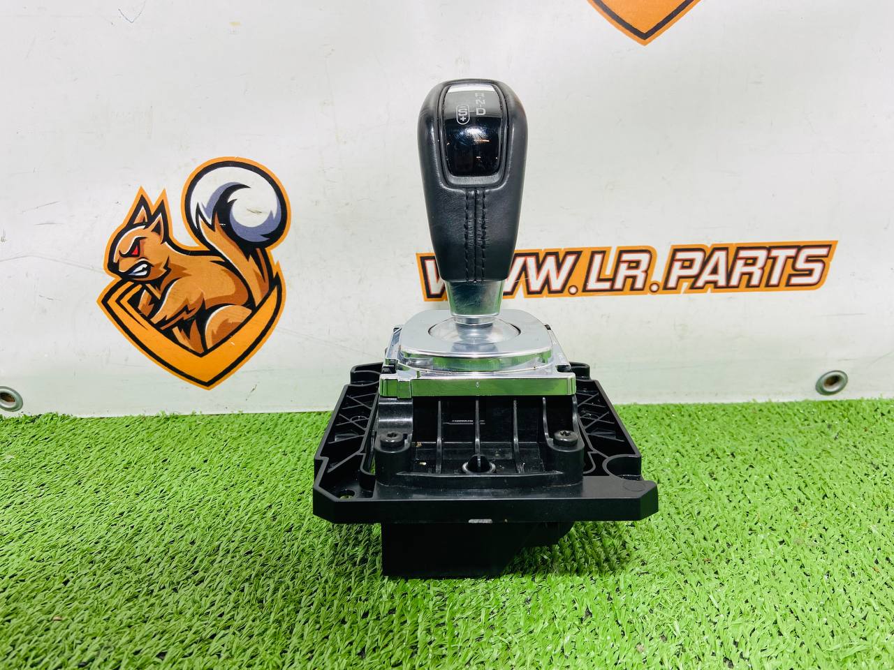 LR113155 Land Rover Discovery Sport L550 (2015-) Gear Shift Module Used cost 150 € in stock 1 pcs.