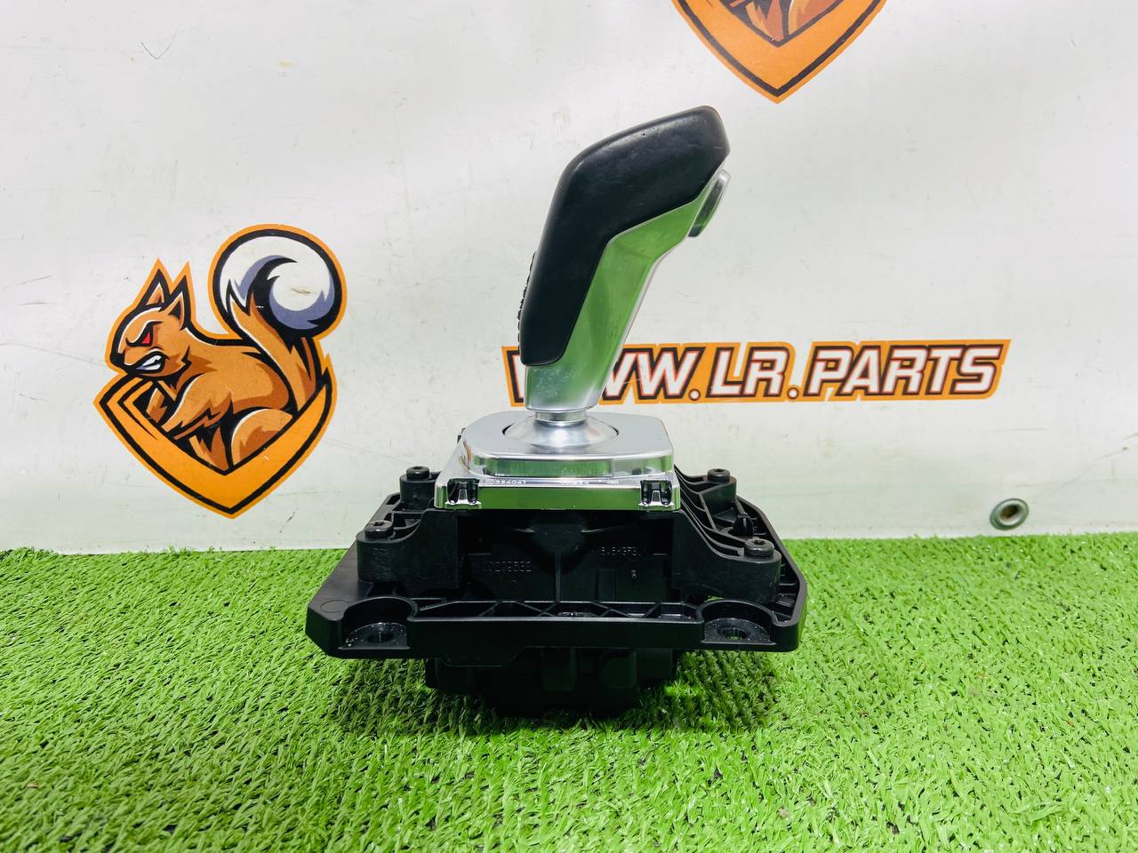 LR113155 Land Rover Discovery Sport L550 (2015-) Gear Shift Module Used cost 150 € in stock 1 pcs.