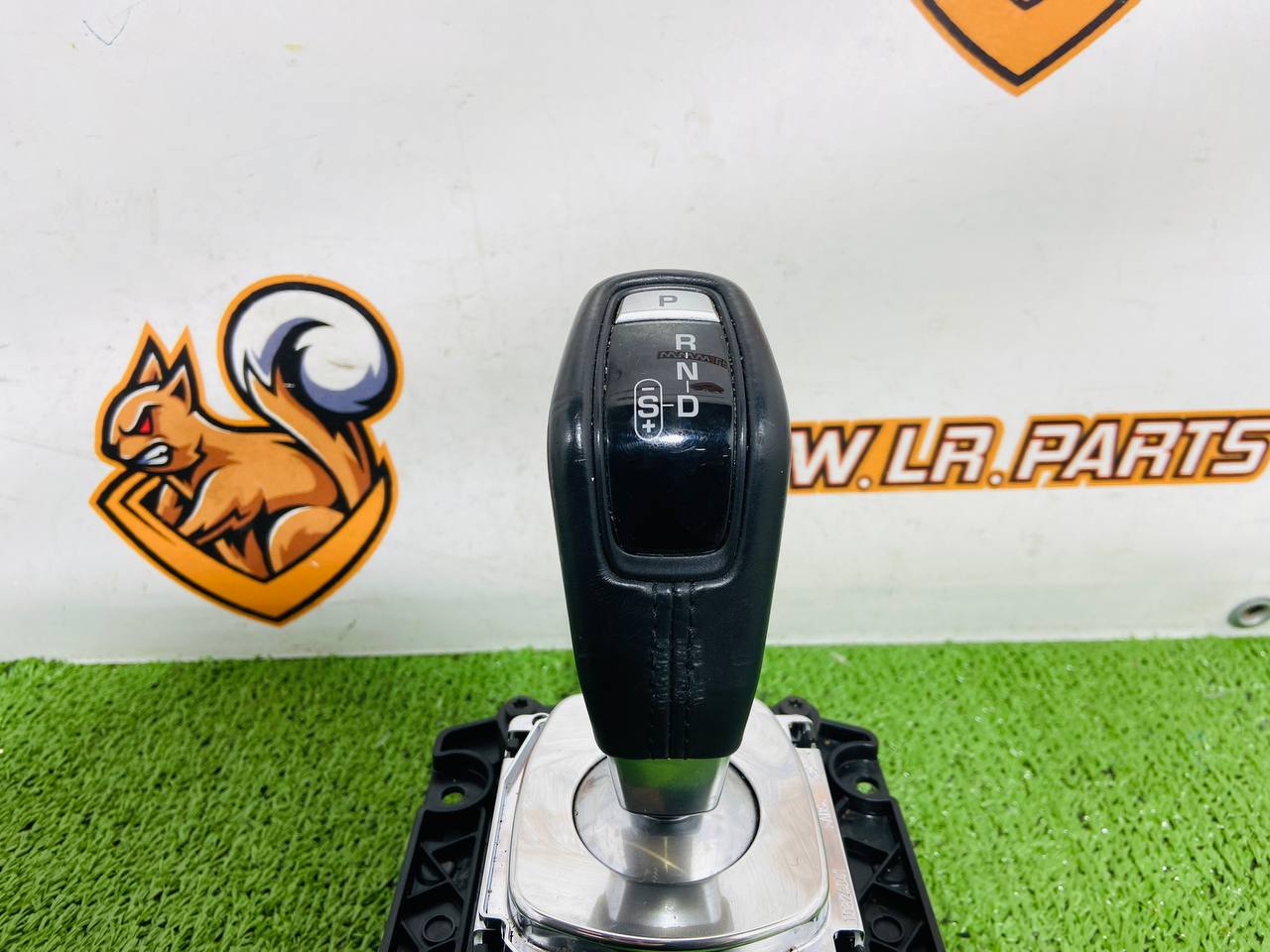 LR113155 Land Rover Discovery Sport L550 (2015-) Gear Shift Module Used cost 150 € in stock 1 pcs.