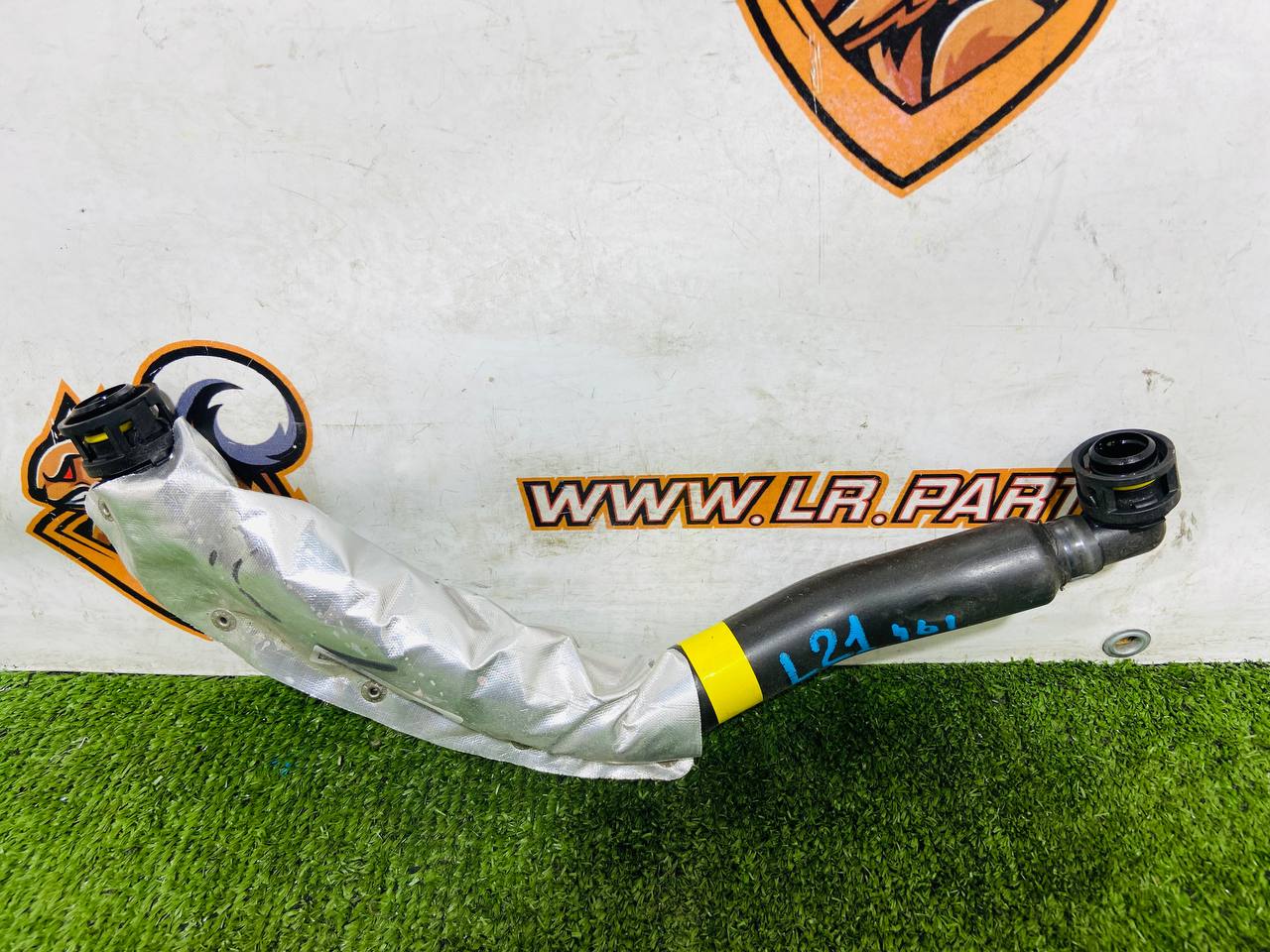 LR121791 Ventilation pipe for crankcase gases Range Rover Sport L494 (2014-2022) Used cost 35 € in stock 3 pcs.