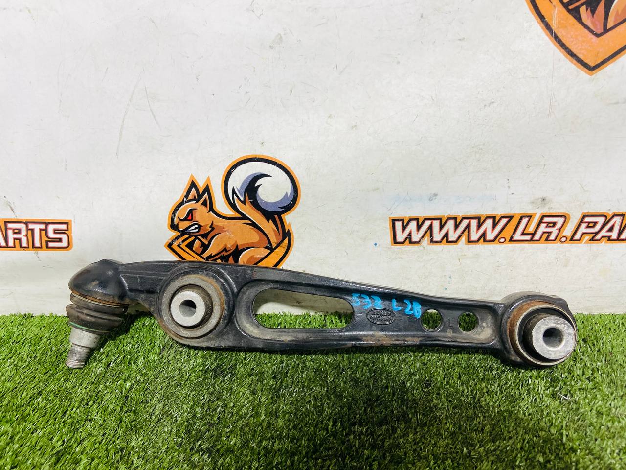 LR126100 Front lower left lever (rear) rest Range Rover Sport L494 (2014-2022) Used - Image 20