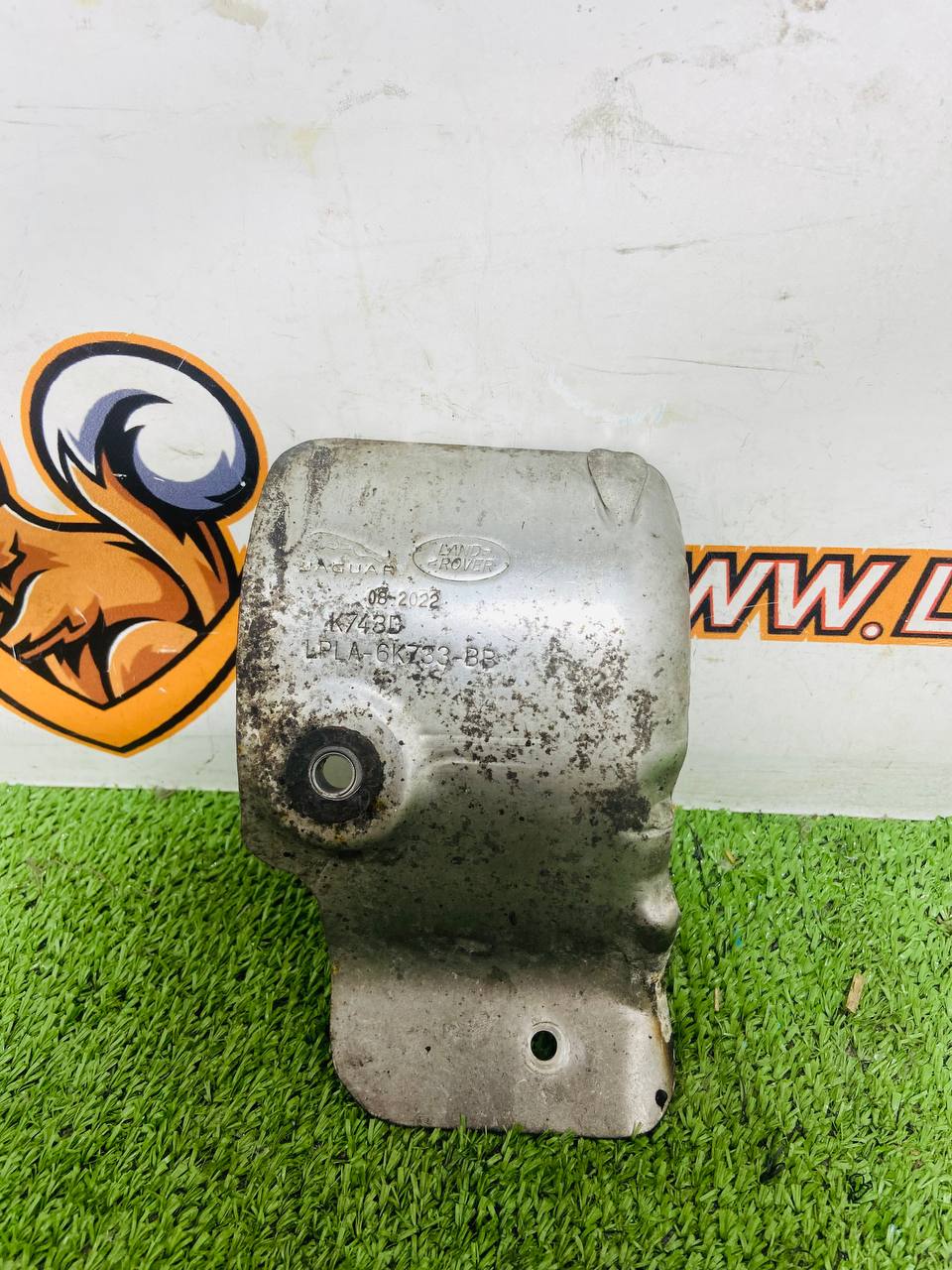 LR128151 Heat shield for 3.0D ingenium turbine Range Rover Sport L494 (2013-2023) used cost 15 € in stock 1 pcs.