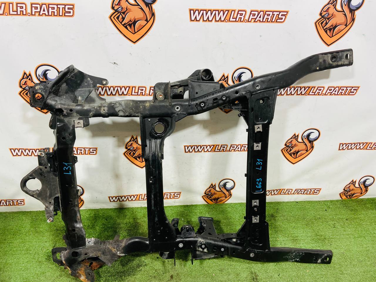 LR129035 Front suspension beam rest 2021- Land Rover Discovery 5 L462 (2017-) Used cost 1 000 € in stock 2 pcs.