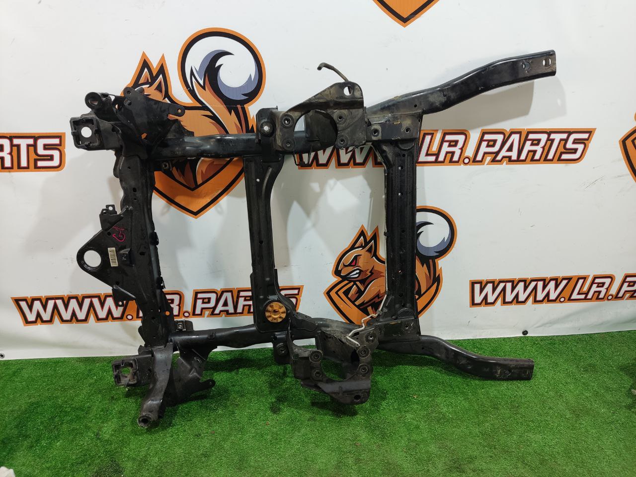 LR129035 Front suspension beam rest 2021- Land Rover Discovery 5 L462 (2017-) Used cost 1 000 € in stock 2 pcs.