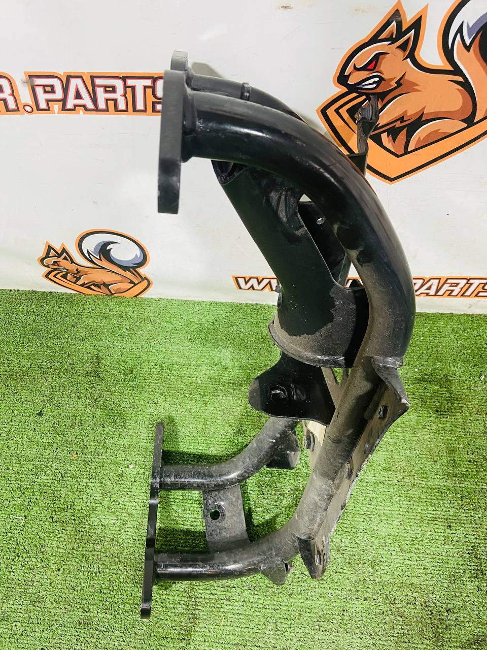 LR129039 Support for the gearbox of Land Rover New Defender L663 (2020-) Used cost € in stock 1 pcs.