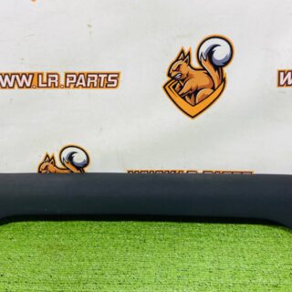 LR130084 Front door left trim panel Land Rover New Defender L663 (2020-) used"" cost € in stock 1 pcs.