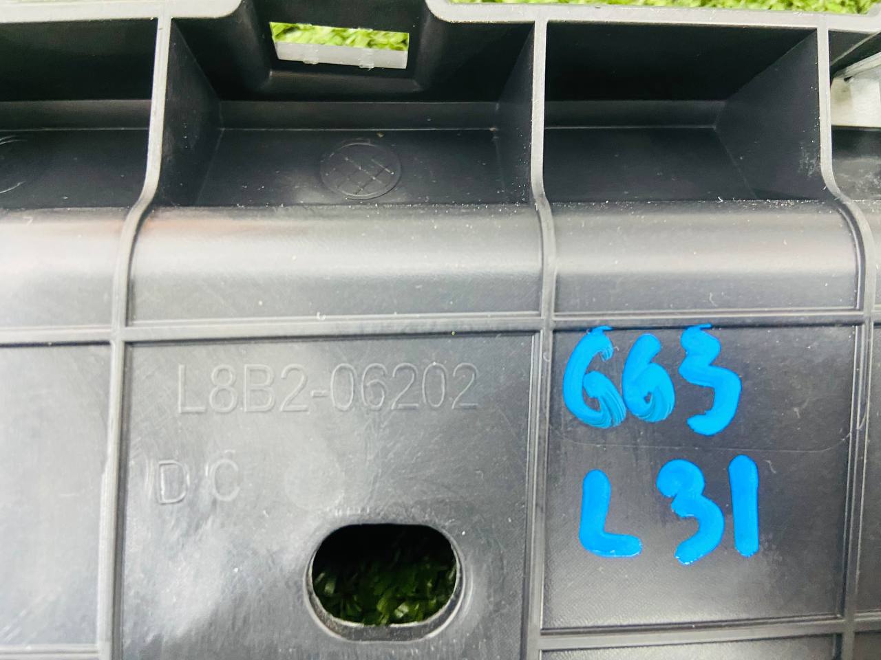 LR132241 Instrument panel insert RHD Land Rover New Defender L663 (2020-) Used cost € in stock 1 pcs.