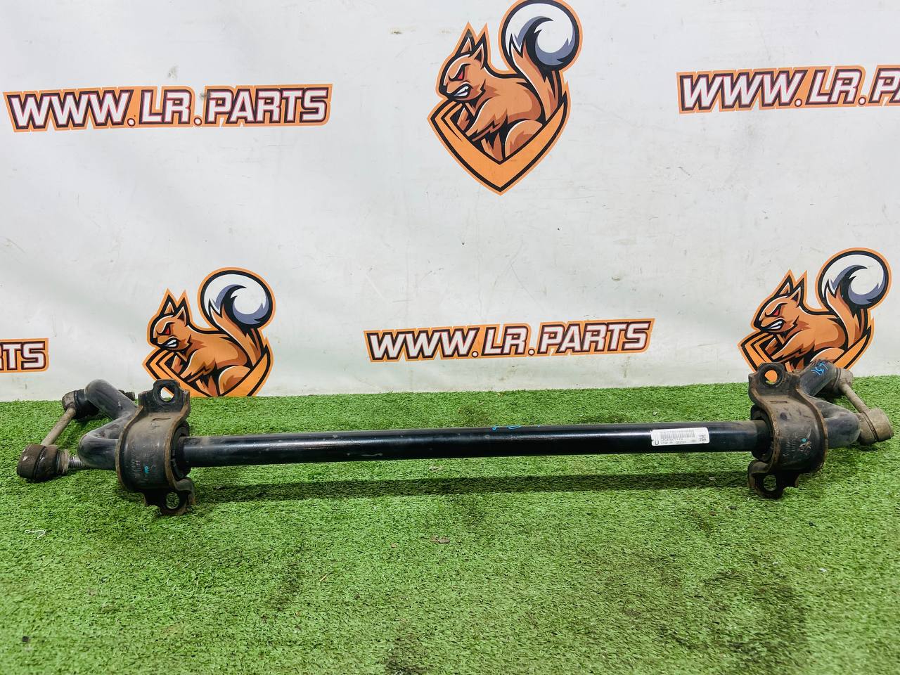 LR132582 Rear Stabilizer for Land Rover New Defender L663 (2020-) Used cost € in stock 1 pcs.
