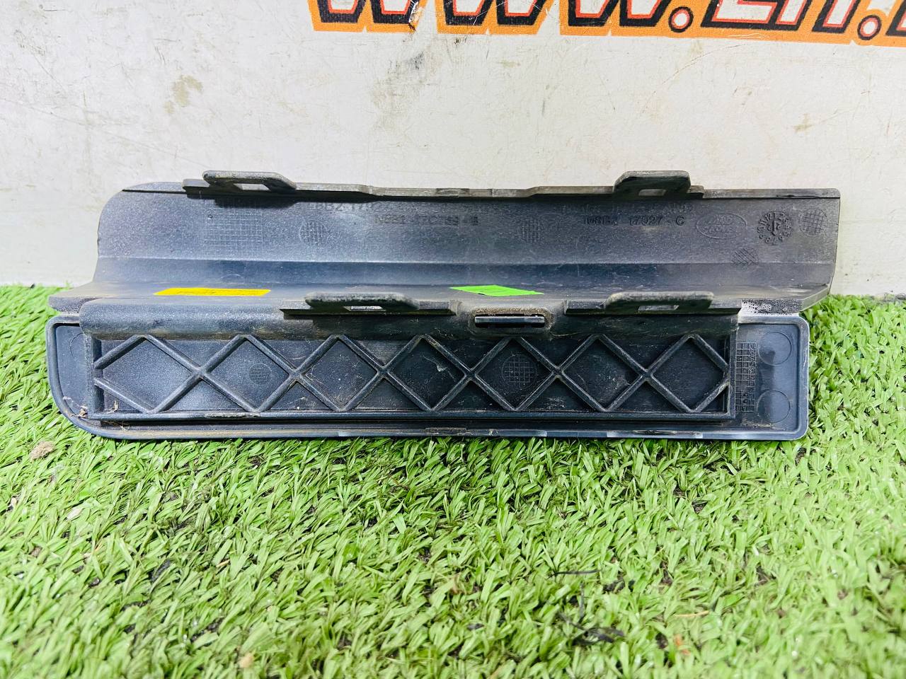 LR132635 Left rear bumper overlay for Land Rover New Defender L663 (2020-) Used cost € in stock 1 pcs.