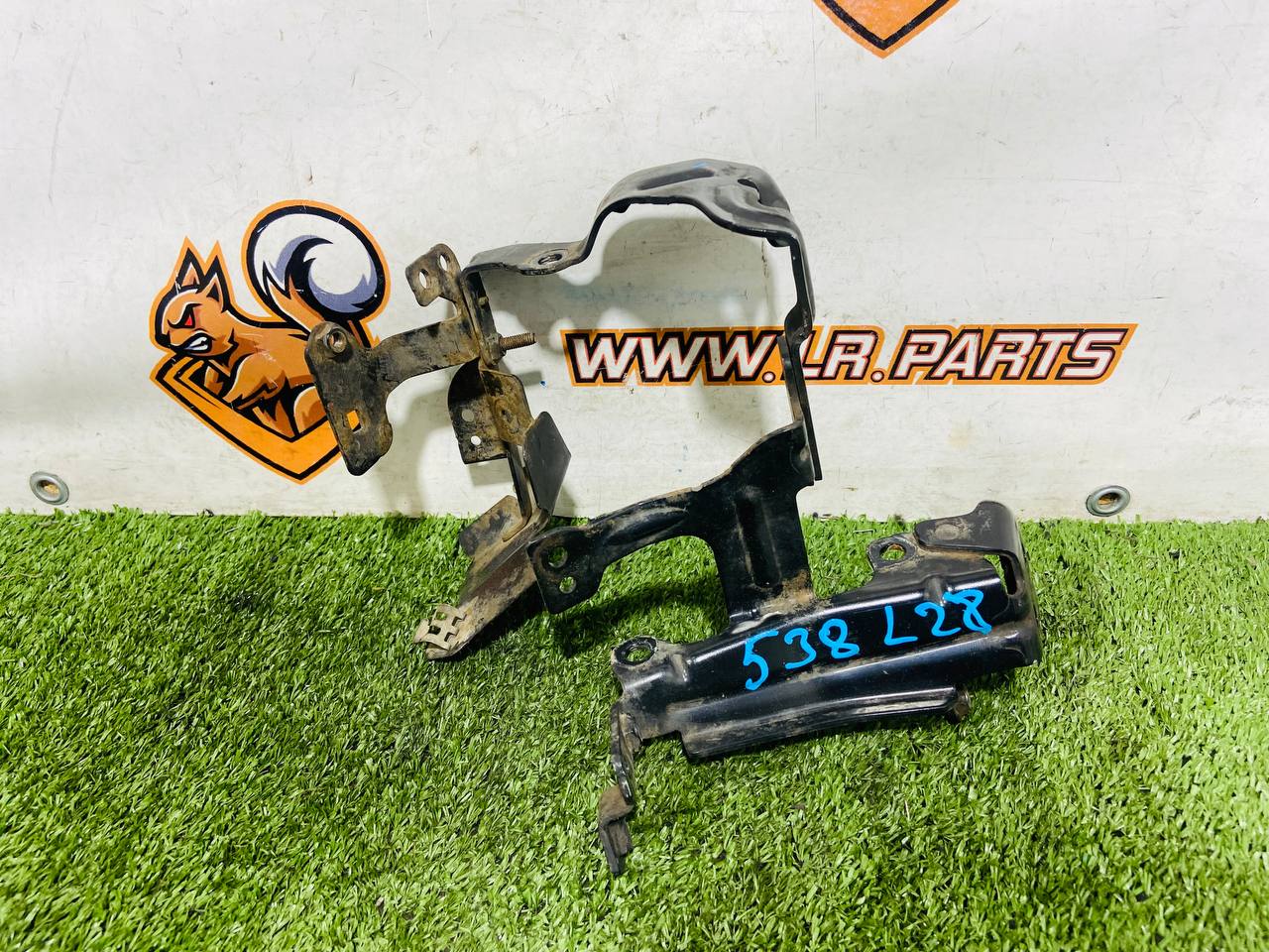 LR134213 Pressure sensor bracket LAND ROVER DISCOVERY SPORT (L550) 2015- Used cost 10 € in stock 1 pcs.