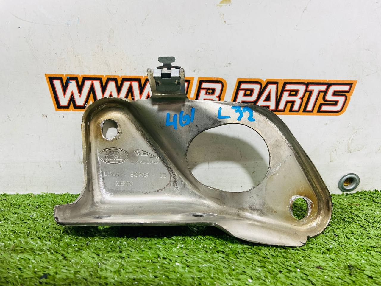 LR135801 Bracket for particulate filter Range Rover Sport L494 (2013-2023) Used cost 15 € in stock 3 pcs.