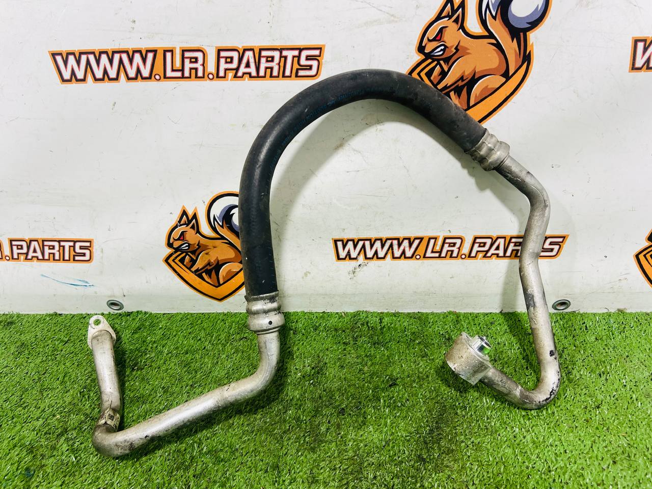 LR141983 Air conditioner pipe for Land Rover New Defender L663 (2020-) Used cost € in stock 1 pcs.