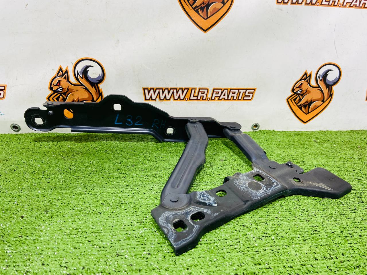 LR151886 Right Hood Hinge Range Rover Sport L461 (2023-) Used - Image 20