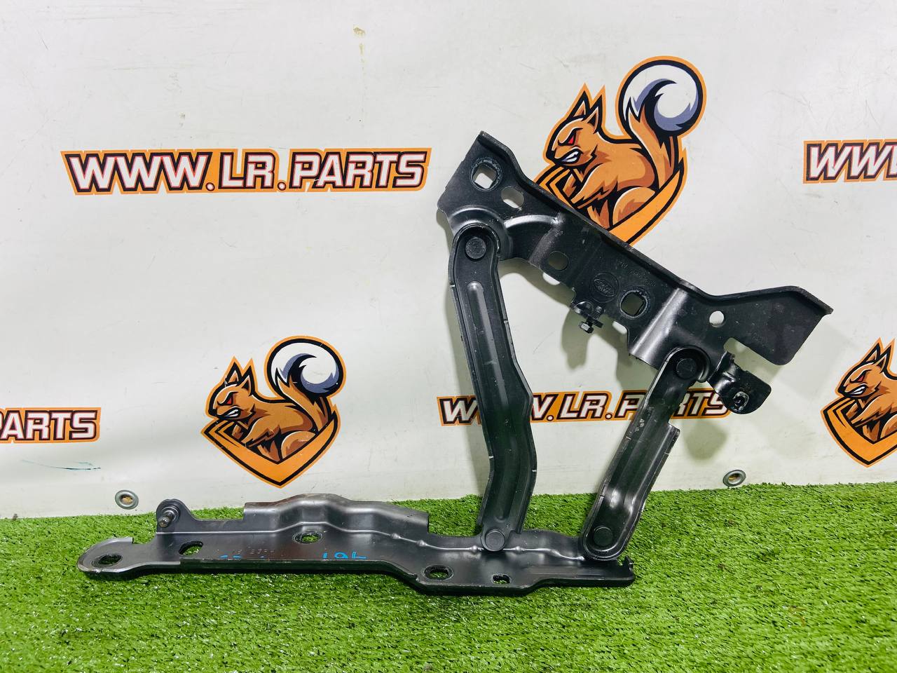LR151886 Right Hood Hinge Range Rover Sport L461 (2023-) Used - Image 21