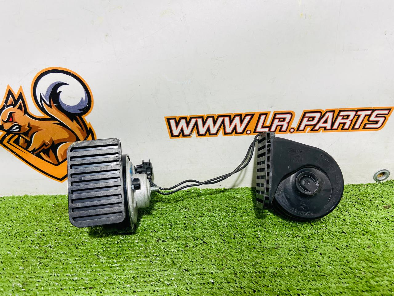 LR153017 Sound signal, two-tone for Range Rover Sport L461 (2023-) Used - Image 17
