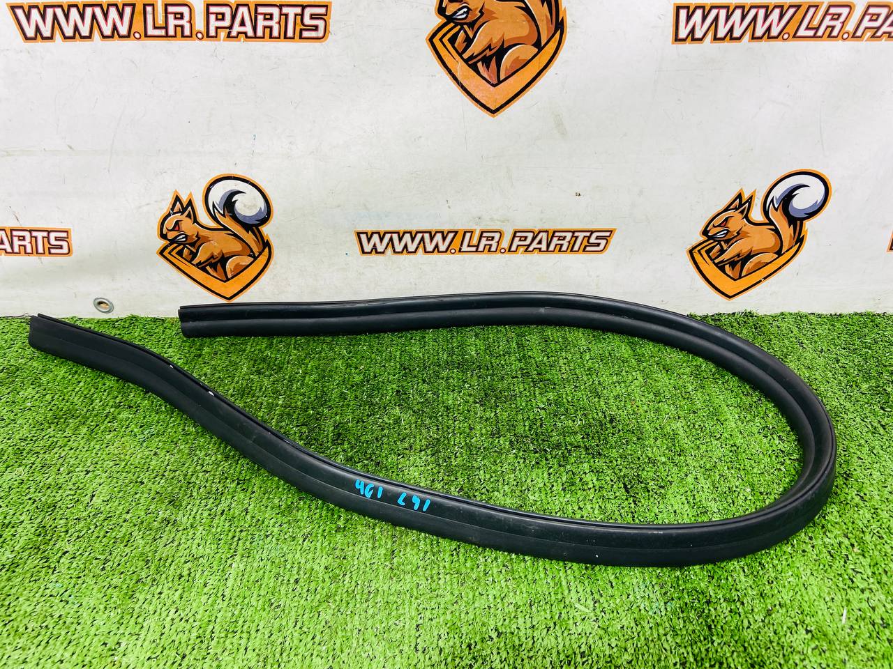 LR153208 Hood seal Range Rover Sport L461 (2023-) Used cost € in stock 1 pcs.