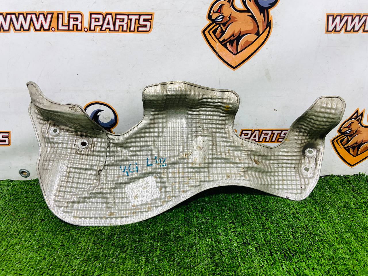 LR153450 Heat shield rear right Range Rover Sport L461 (2023-) Used cost € in stock 1 pcs.