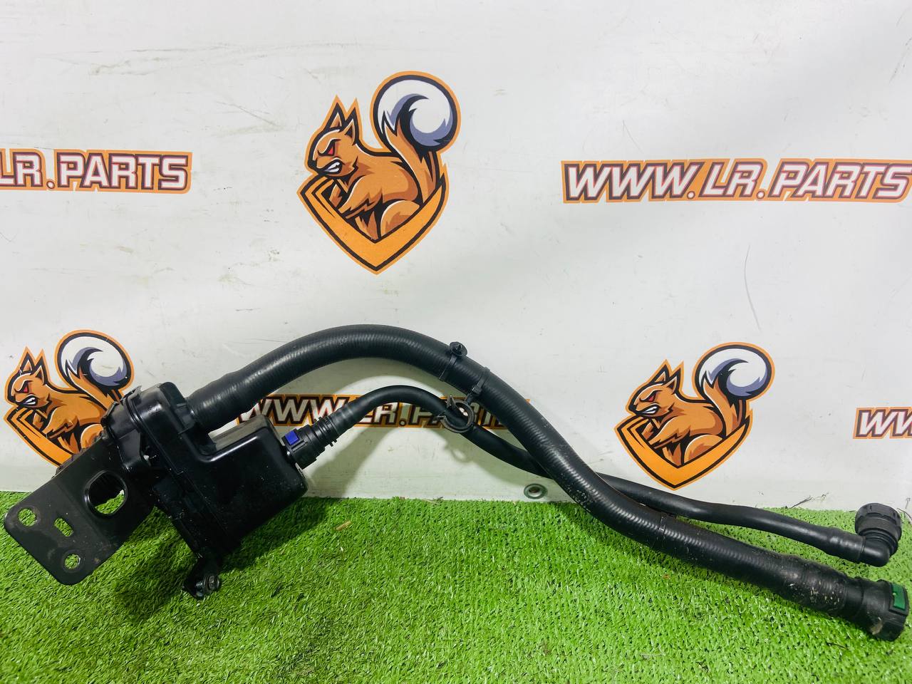 LR155915 Pouring neck of urea for Land Rover New Defender L663 (2020-) Used"" cost € in stock 1 pcs.