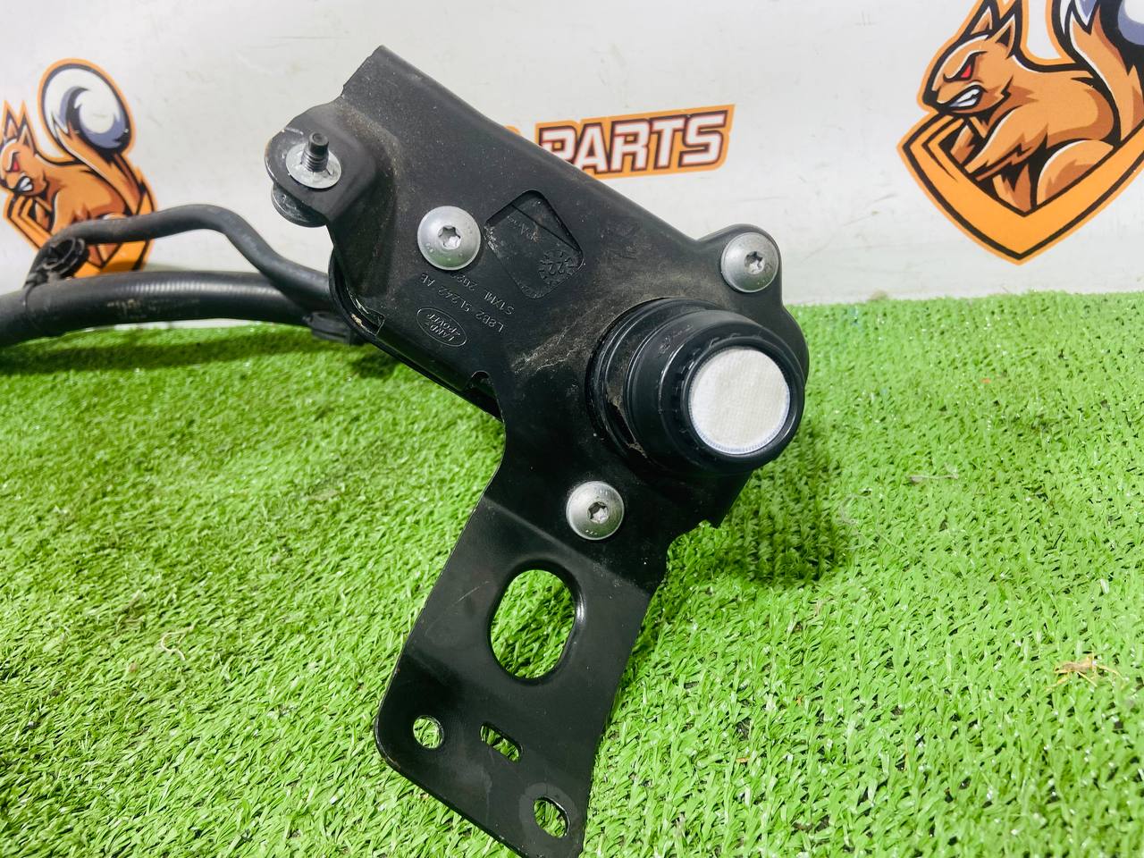 LR155915 Pouring neck of urea for Land Rover New Defender L663 (2020-) Used"" cost € in stock 1 pcs.
