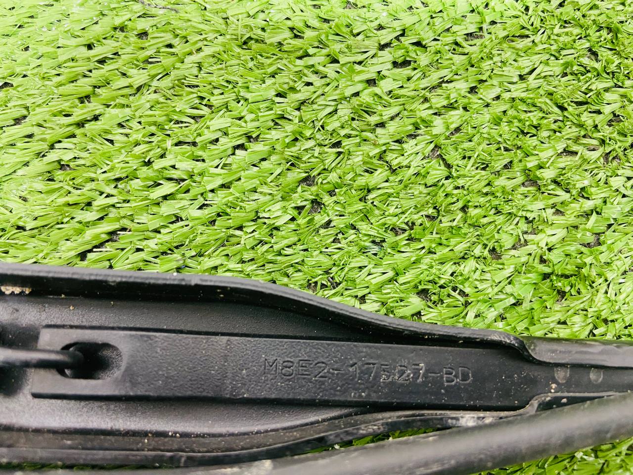 LR157002 Front right LHD sweeper Range Rover Sport L461 (2023-) Used cost € in stock 2 pcs.