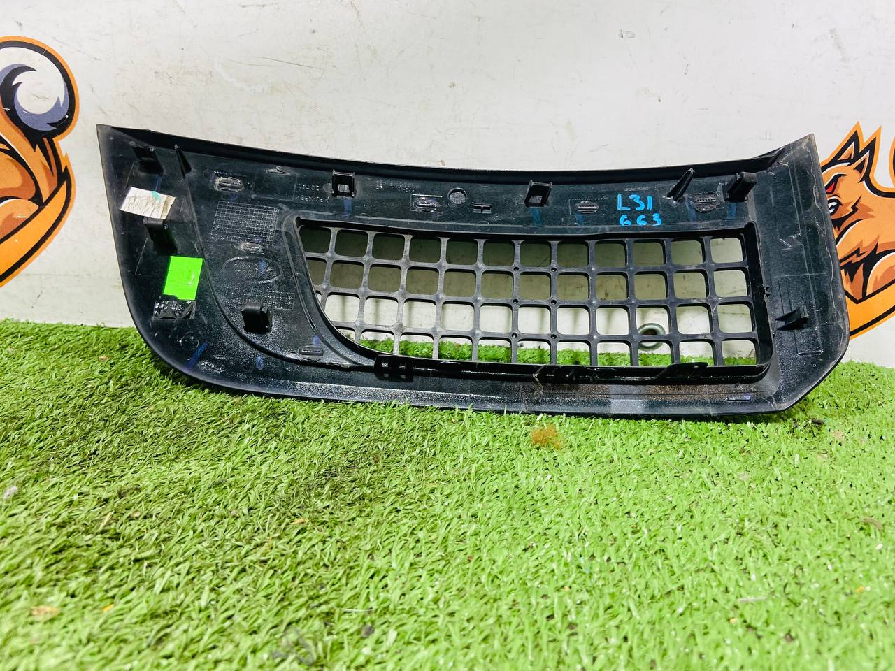 LR157851 Front left grille for Land Rover New Defender L663 (2020-) used cost € in stock 1 pcs.