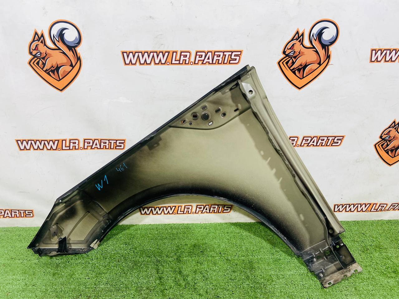 LR167073 Front right wing Range Rover Sport L461 (2023-) Used cost 550 € in stock 1 pcs.