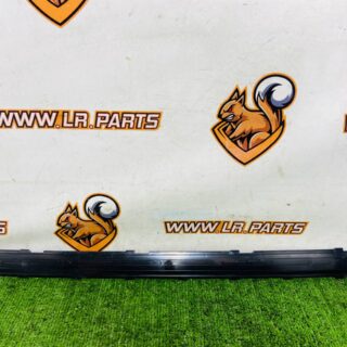 LR168913 Left front body pillar cover Range Rover Sport L461 (2023-) Used cost € in stock 1 pcs.