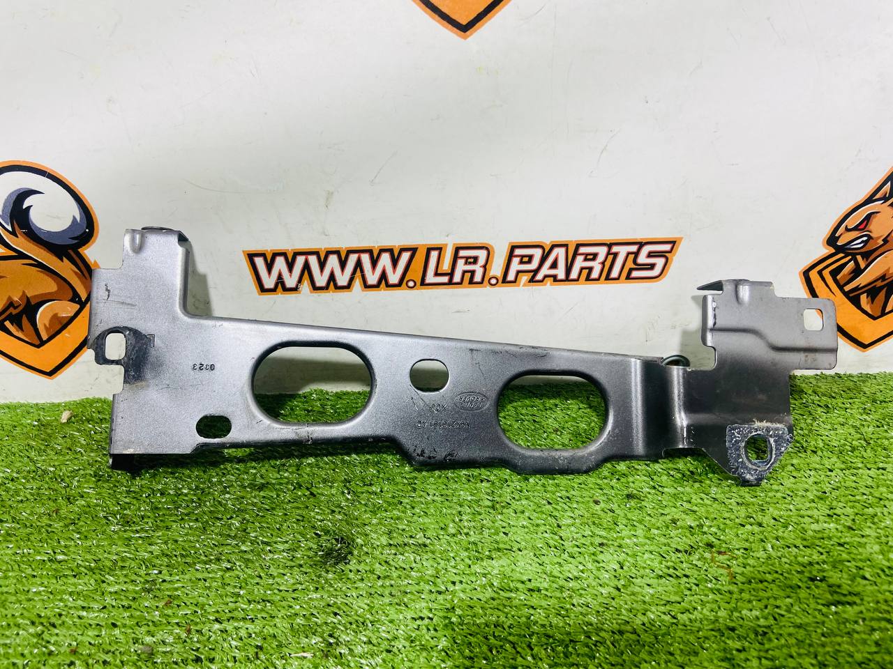 LR169142 Front left upper wing bracket Range Rover Sport L461 (2023-) used cost 60 € in stock 3 pcs.