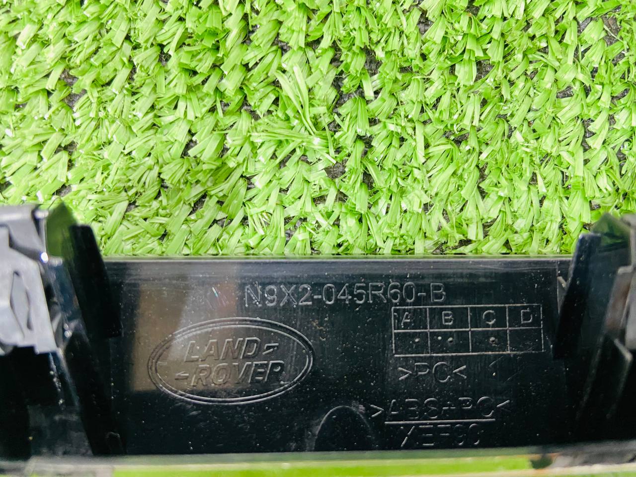 LR169632 Right dashboard molding RHD Range Rover Sport L461 (2023-) Used cost € in stock 3 pcs.