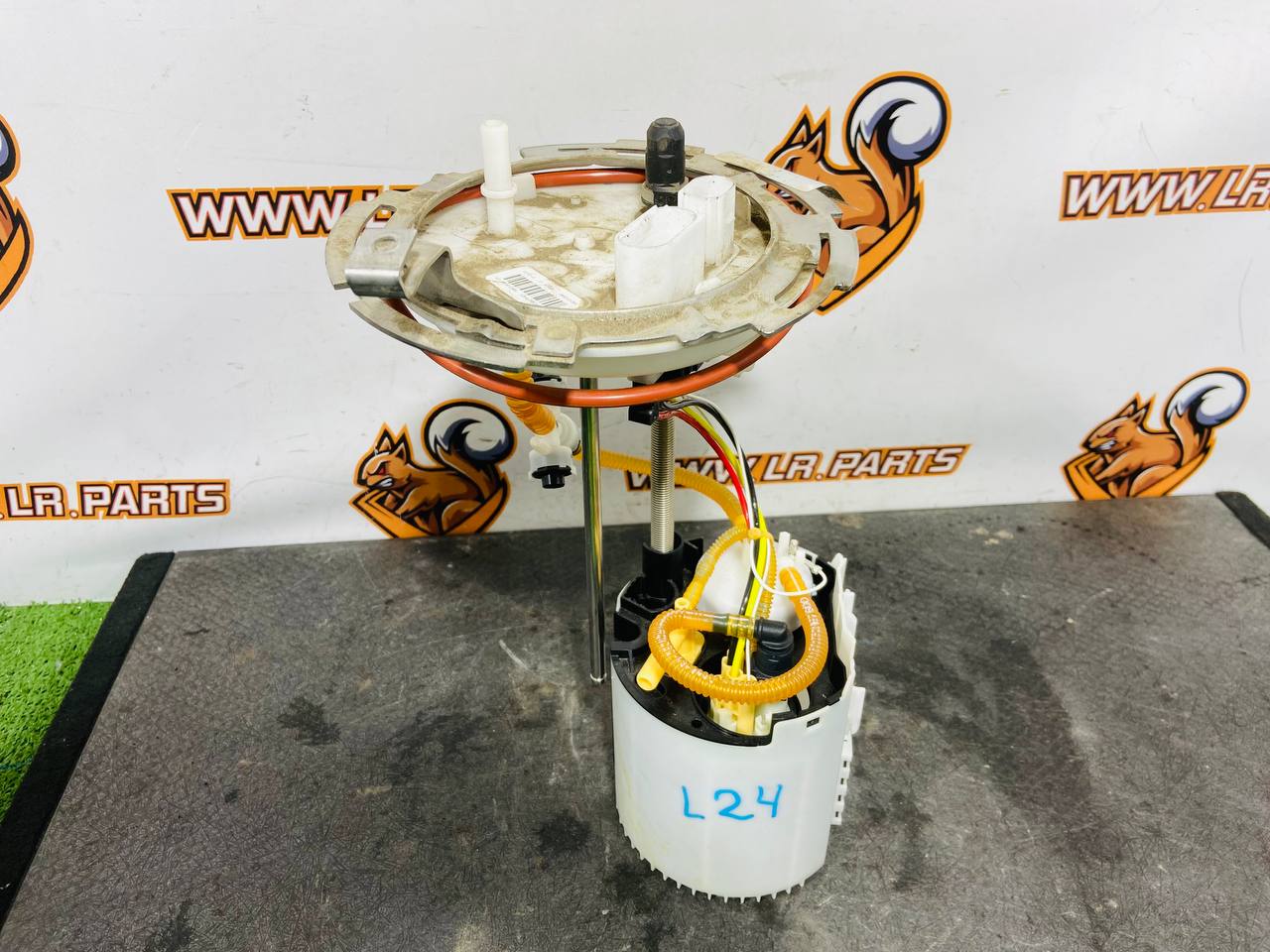 LR177474 Fuel pump Range Rover Sport L461 (2023-) Used cost € in stock 3 pcs.