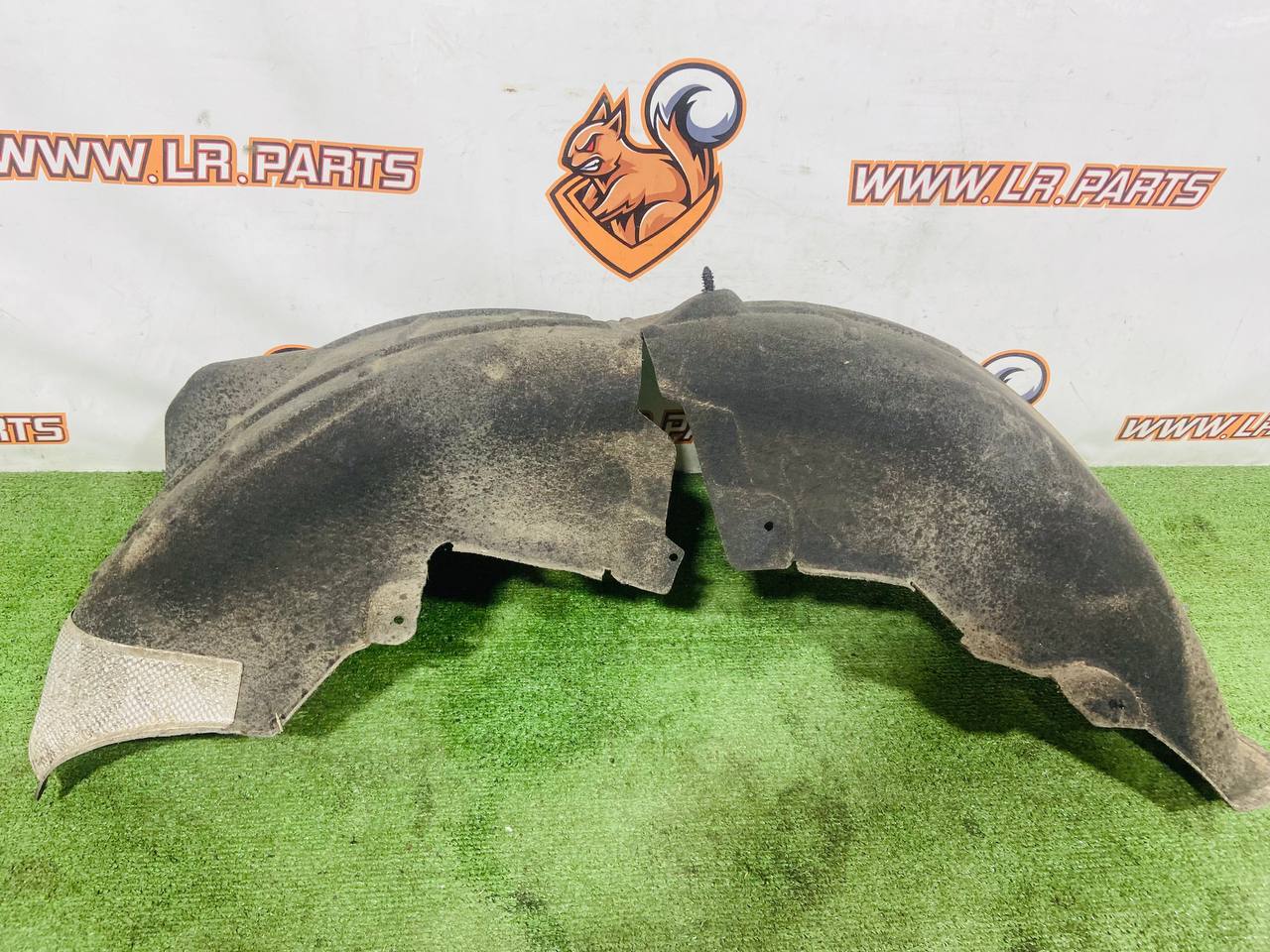 LR177930 Left rear fender Land Rover New Defender L663 (2020-) Used cost € in stock 1 pcs.